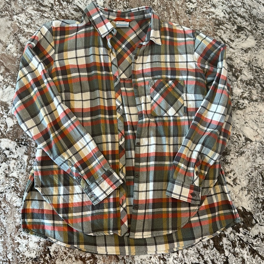Women’s plaid shirt